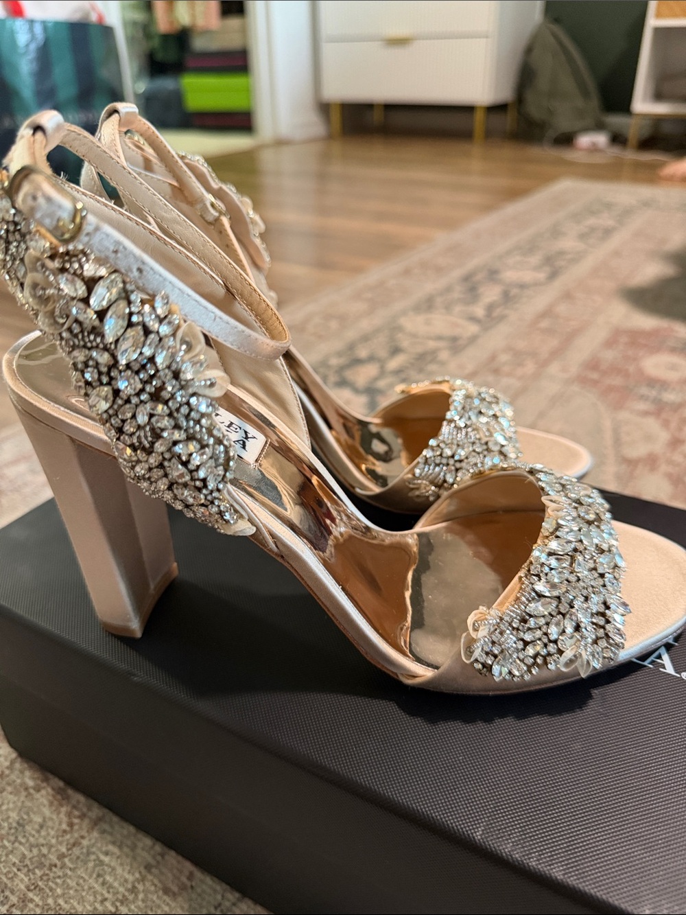 Badgley Mischka Libby Heels Nude Satin sz 8.5 NWB - Picture 5 of 9